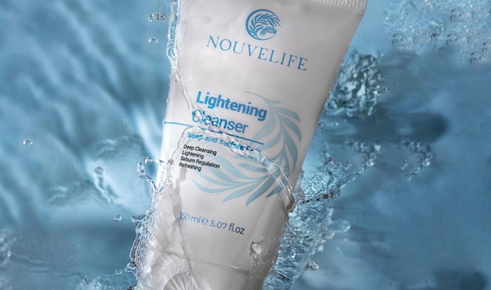 LIGHTENING CLEANSER